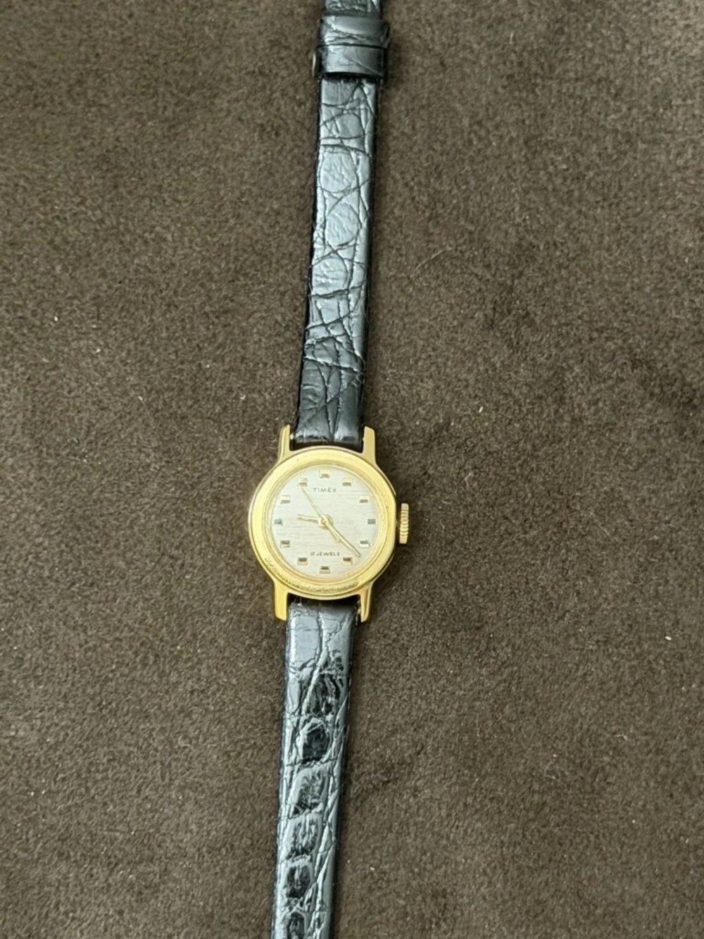Timex 17 Jewel Manual Analog Watch Gold Tone Case Silver Dial Black Leather